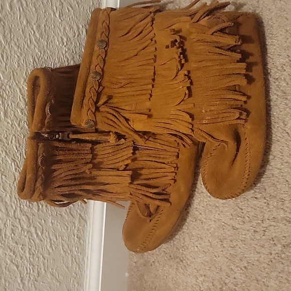 Minnetonka boots size 1 - Picture 1 of 3